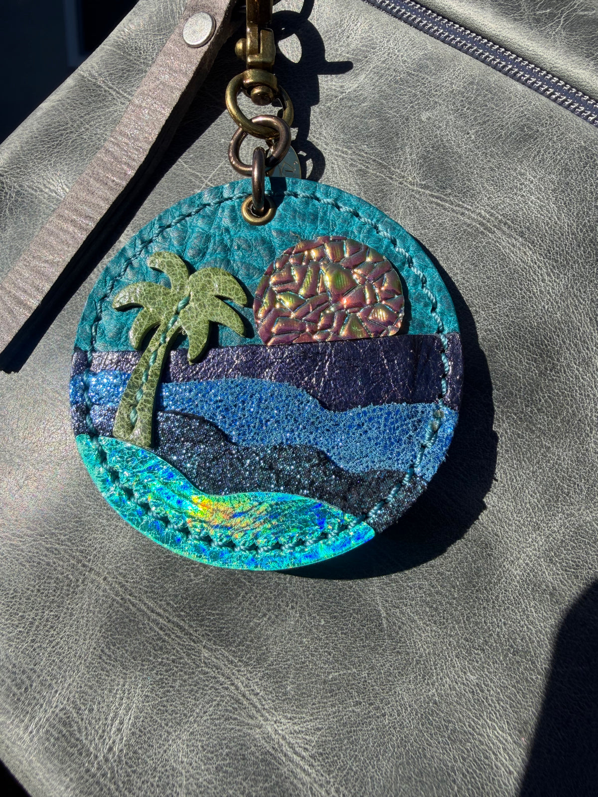 Mini beach - cobalt bison