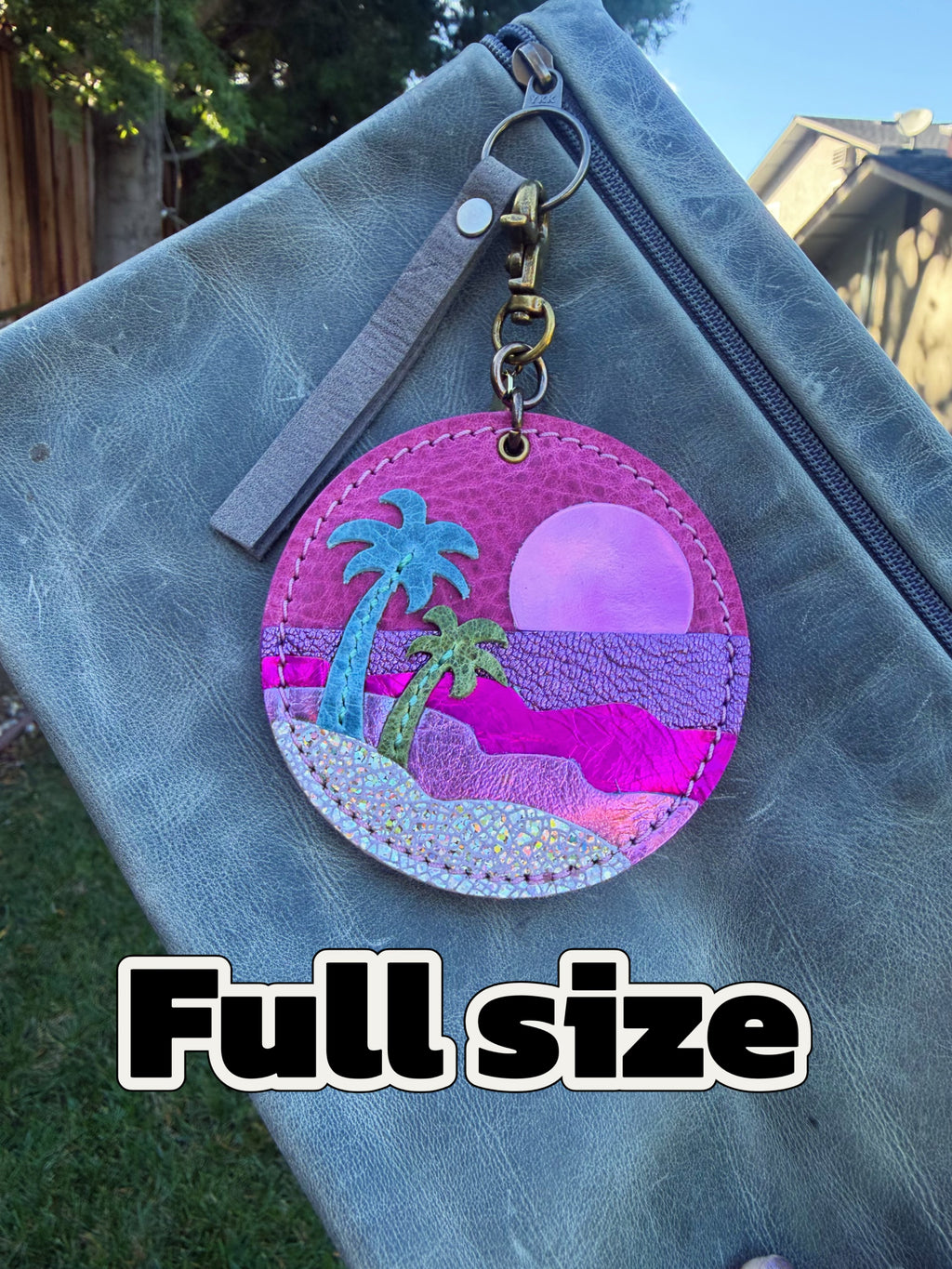 Full size beach - Pink Bulldog