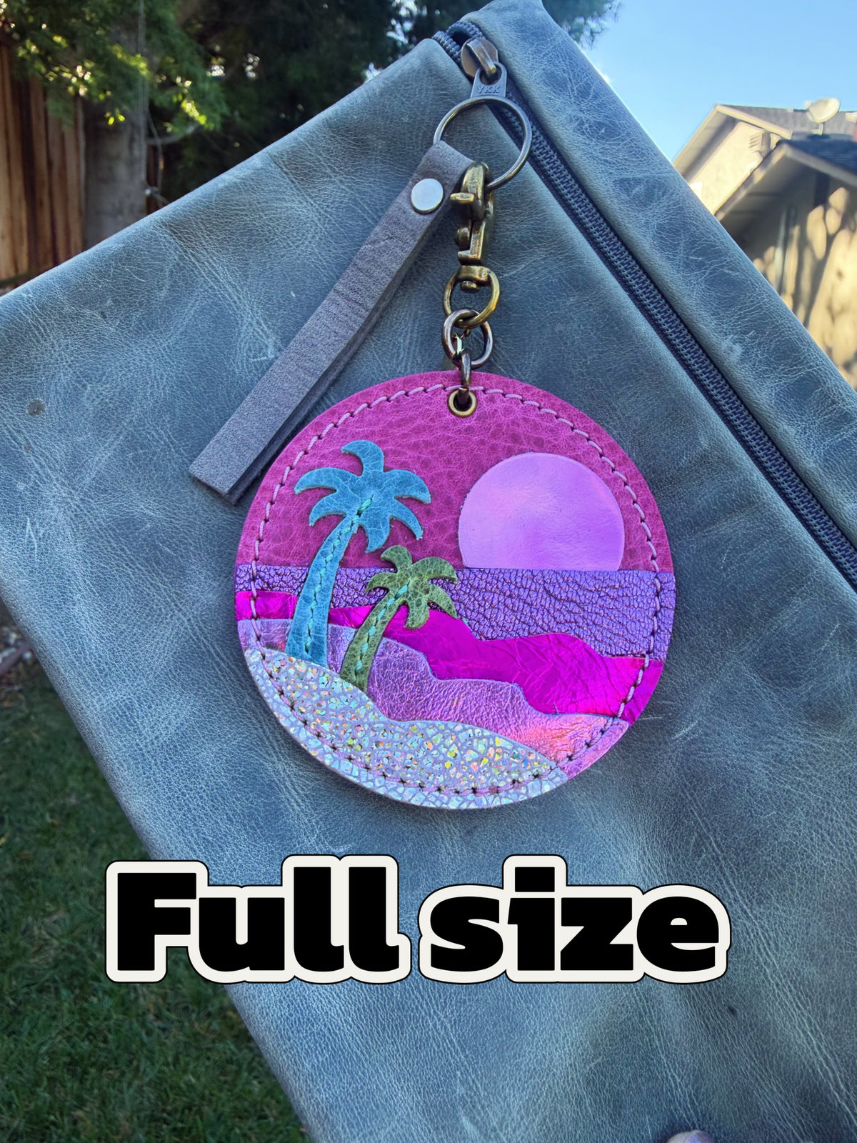 Full size beach - Pink Bulldog