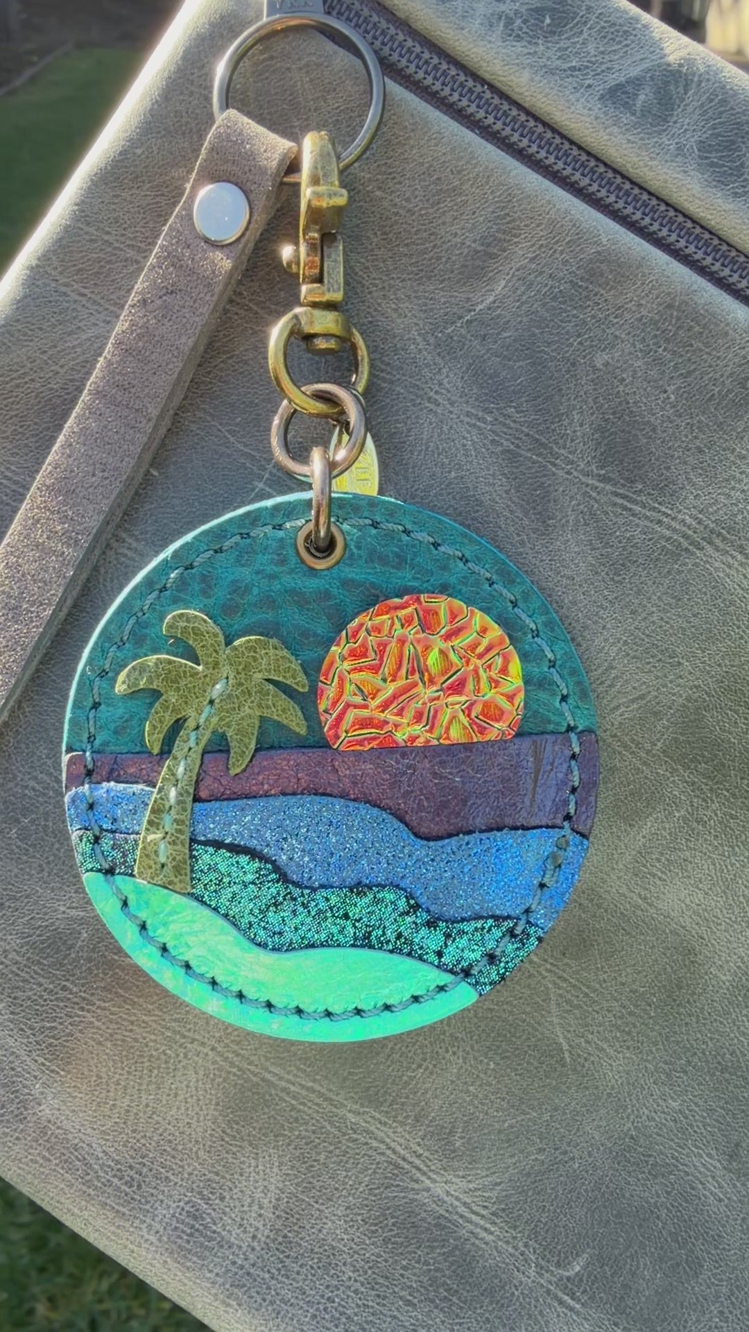 Mini beach - cobalt bison