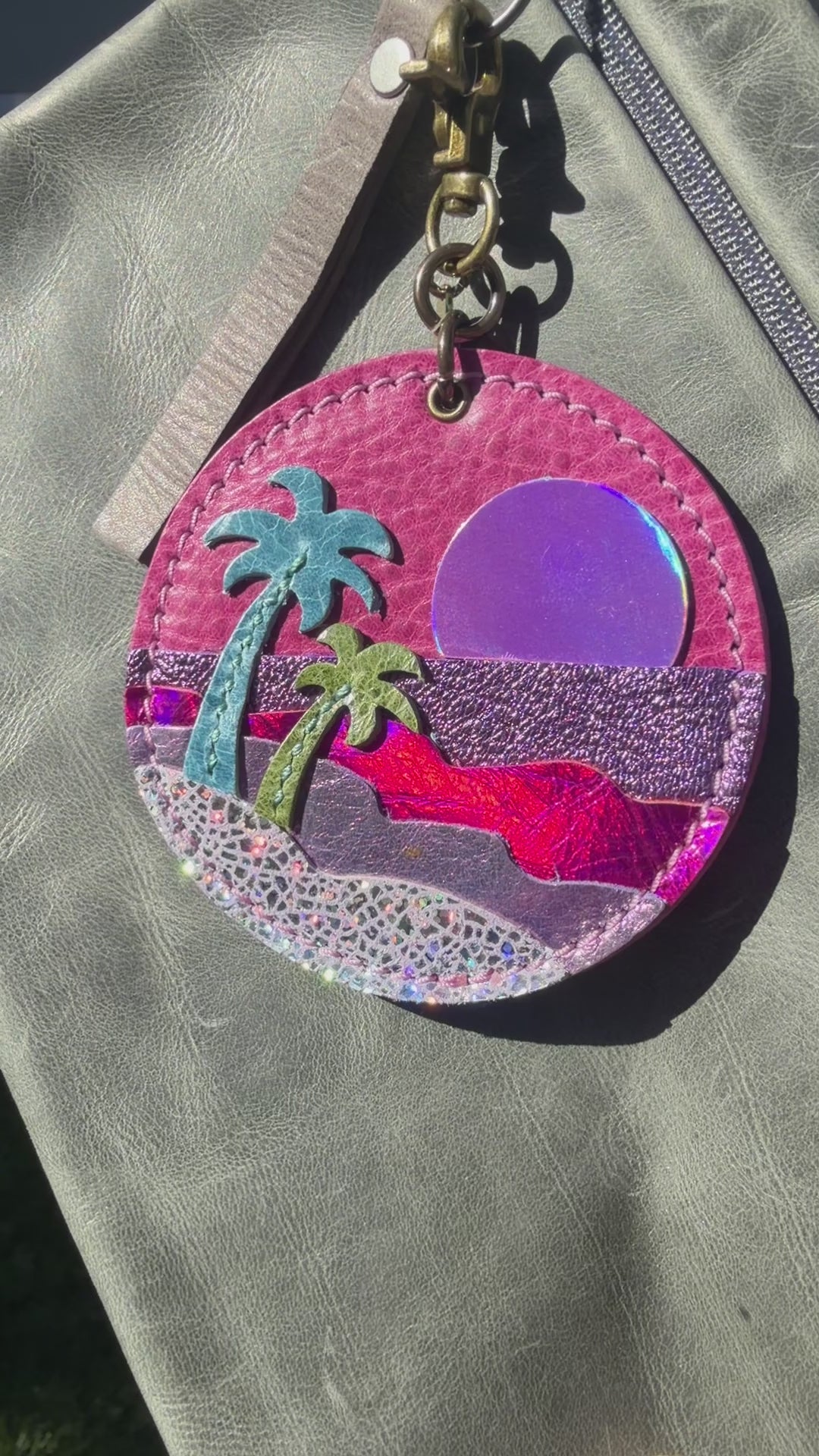 Full size beach - Pink Bulldog
